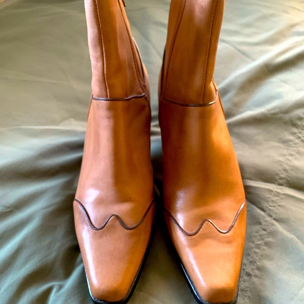 Heeled boots